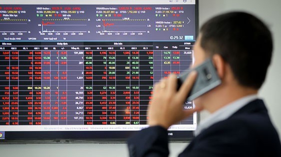 Những cổ phiếu 'trà đá' nhưng mua khó hơn 'lên trời'