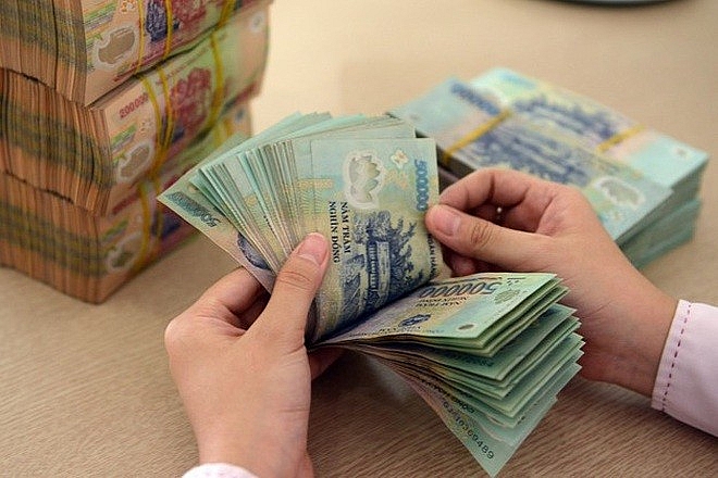 Tính đến tháng 4, quy mô tiền gửi của dân cư tại các tổ chức tín dụng ở mức 5.262.299 tỷ đồng, chỉ tăng 2,34% so với cuối năm 2020 (ảnh: Tiến Tuấn). Tính đến tháng 4, quy mô tiền gửi của dân cư tại các tổ chức tín dụng ở mức 5.262.299 tỷ đồng, chỉ tăng 2,34% so với cuối năm 2020 (ảnh: Tiến Tuấn).