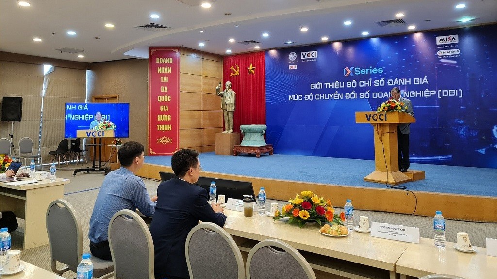 VCCI hỗ trợ doanh nghiệp nâng cao năng lực chuyển đổi số