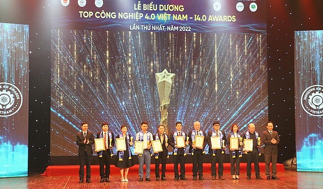 Biểu dương 35 doanh nghiệp có nhiều đóng góp thúc đẩy phát triển kinh tế số Biểu dương 35 doanh nghiệp có nhiều đóng góp thúc đẩy phát triển kinh tế số