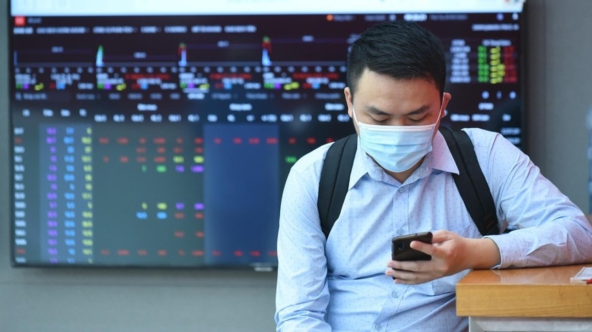 Nhận định thị trường chứng khoán ngày 3/8 - Thời điểm đi ra?