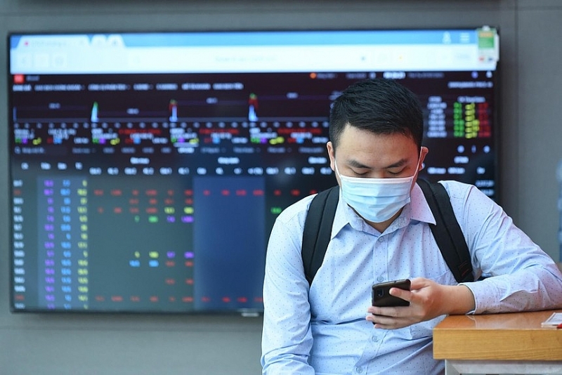 Nhận định thị trường chứng khoán ngày 3/8 - Thời điểm đi ra ?