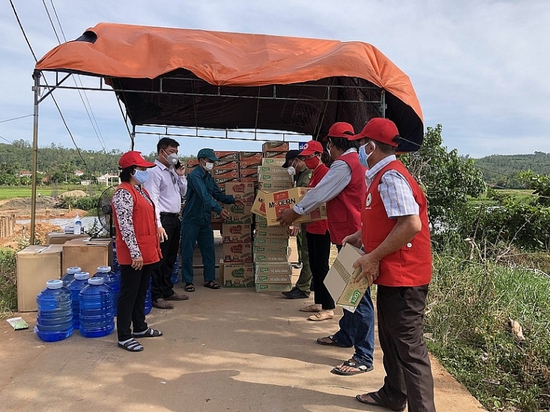 Hội Chữ thập đỏ các tỉnh, thành hỗ trợ các hoàn cảnh khó khăn trong mùa dịch Covid-19