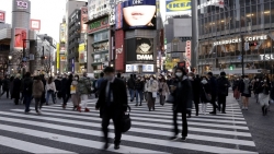 Trước 'cơn bão' Covid-19 mới, kịch bản nào cho sự phục hồi của kinh tế Nhật Bản?