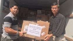 Đưa hơn 6 tấn trang thiết bị, vật tư y tế do kiều bào ủng hộ từ Hoa Kỳ về nước