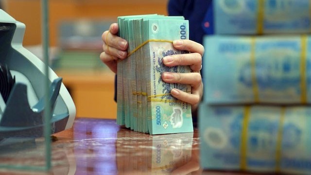 Ứng xử với tiền tệ và tài khóa khi lạm phát Việt Nam thấp bậc nhất thế giới