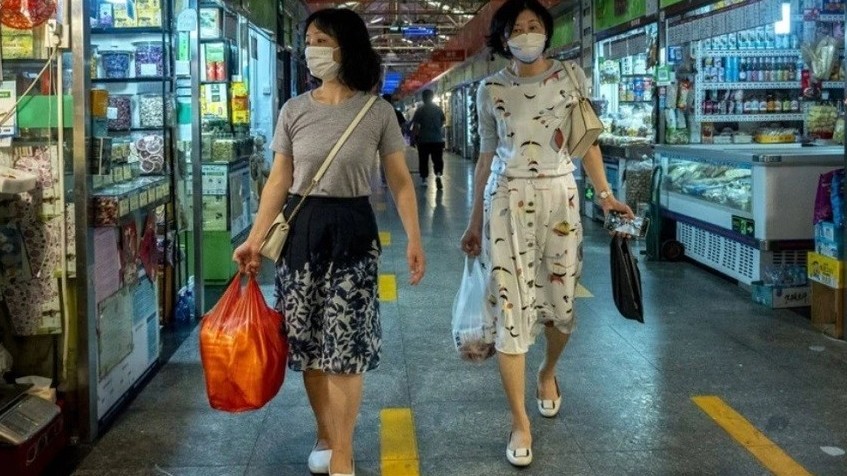 Vì sao Trung Quốc lại đi ngược với thế giới, bất ngờ hạ lãi suất?