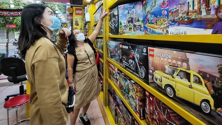 'Ông lớn' thế giới dồn dập 'rót tiền', Bloomberg chỉ ra 'điểm nghẽn' Việt Nam cần khắc phục