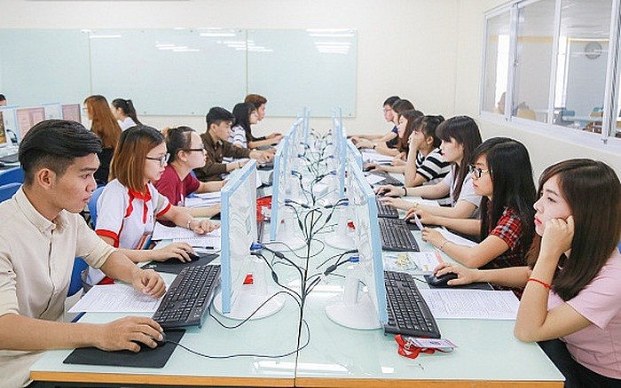 Các trường đại học là kênh chủ yếu để đào tạo nguồn nhân lực thương mại điện tử chất lượng cao Các trường đại học là kênh chủ yếu để đào tạo nguồn nhân lực thương mại điện tử chất lượng cao