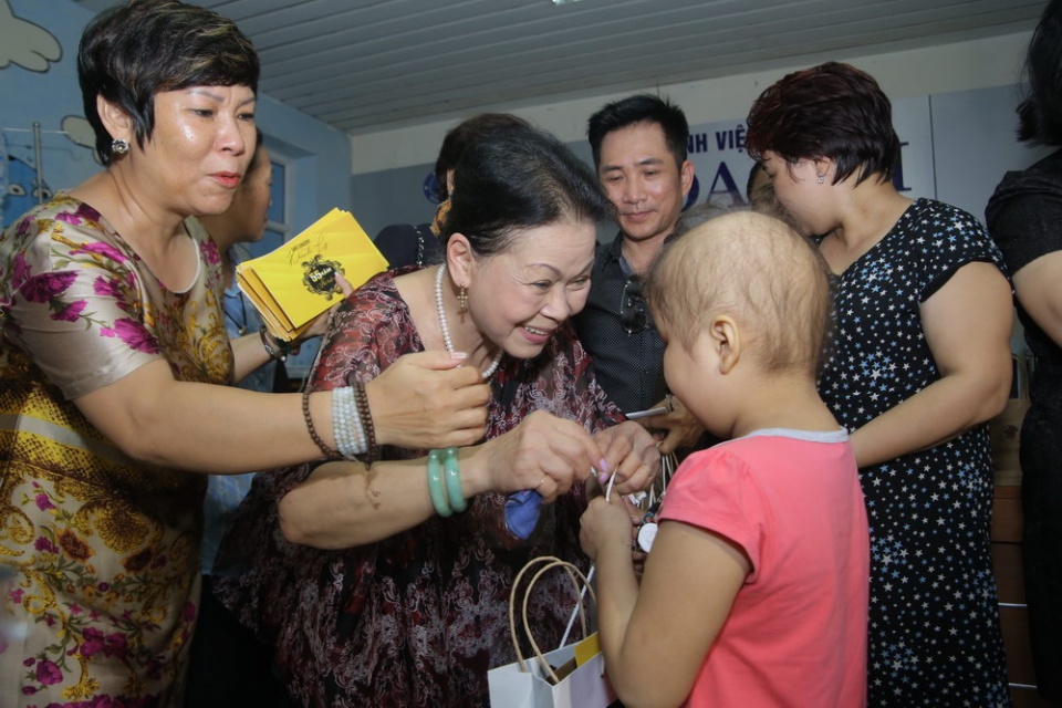 Khánh Ly kỷ niệm 55 năm hát tình ca khanh ly ky niem 55 nam hat tinh ca