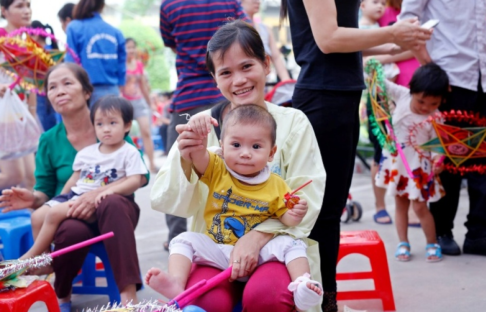 “Trung Thu hồng” cho các em nhỏ Bệnh viện Nhi Trung ương
