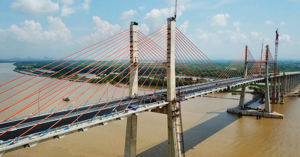 quang ninh cat canh tu ha tang giao thong