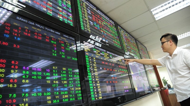 Doanh nghiệp kiếm bộn tiền từ cổ phiếu quỹ