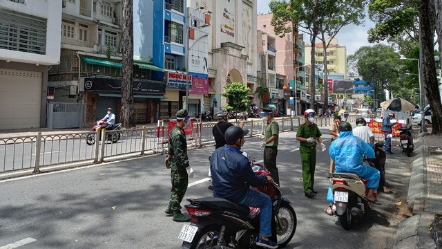 Covid-19 ở Việt Nam tối 26/9: Thêm 10.011 ca mắc mới; TP. Hồ Chí Minh vẫn chưa 'giảm nhiệt' 5.121 ca; Hà Nội xây dựng 4 kịch bản dạy học