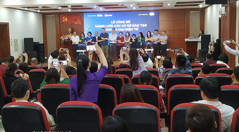 Dư địa cho các cơ sở đào tạo nhân lực thương mại điện tử là rất lớn Dư địa cho các cơ sở đào tạo nhân lực thương mại điện tử là rất lớn