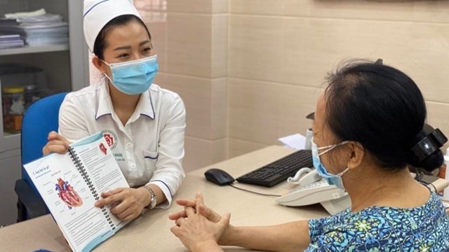 Nâng cao công tác chăm sóc sức khỏe nhân dân