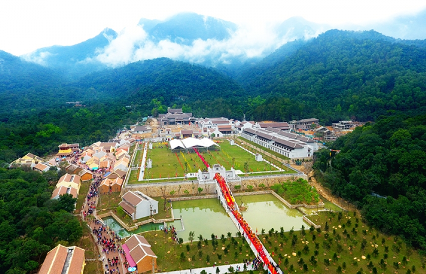 Quảng Ninh phát triển du lịch gắn bảo tồn di sản