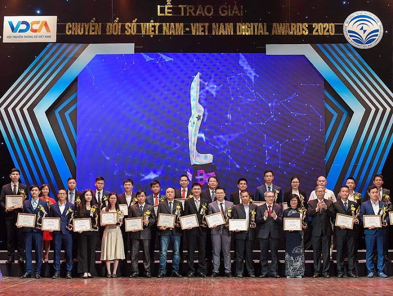 Vinh danh 58 đơn vị chuyển đổi số xuất sắc năm 2020