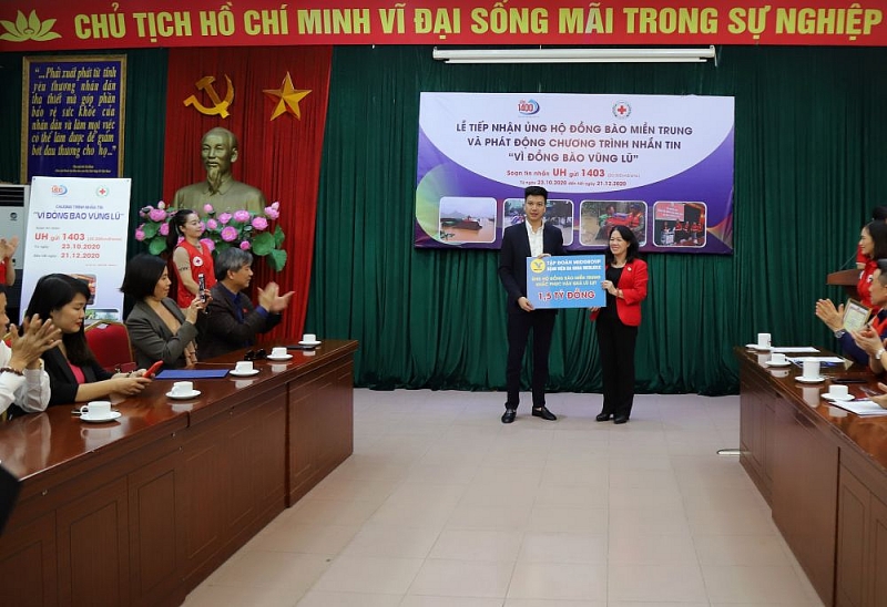 Hội Chữ thập đỏ Việt Nam phát động chiến dịch nhắn tin 'Vì đồng bào vùng lũ'