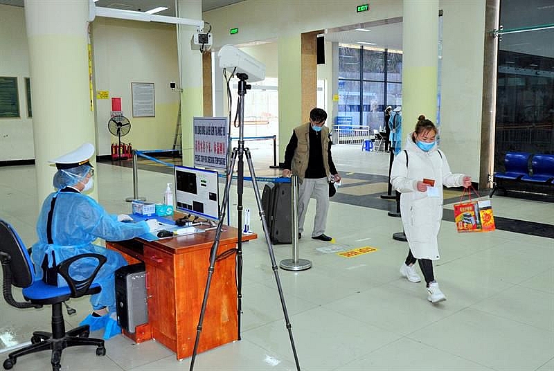 Một người trở về từ Angola mắc Covid-19, Việt Nam có 1.173 bệnh nhân Một người trở về từ Angola mắc Covid-19, Việt Nam có 1.173 bệnh nhân