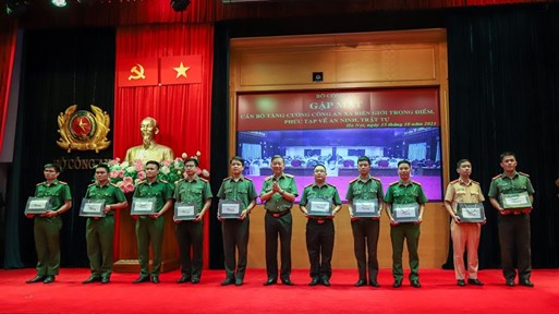 Tăng cường 391 cán bộ, chiến sĩ công an cho các xã biên giới trọng điểm về an ninh, trật tự