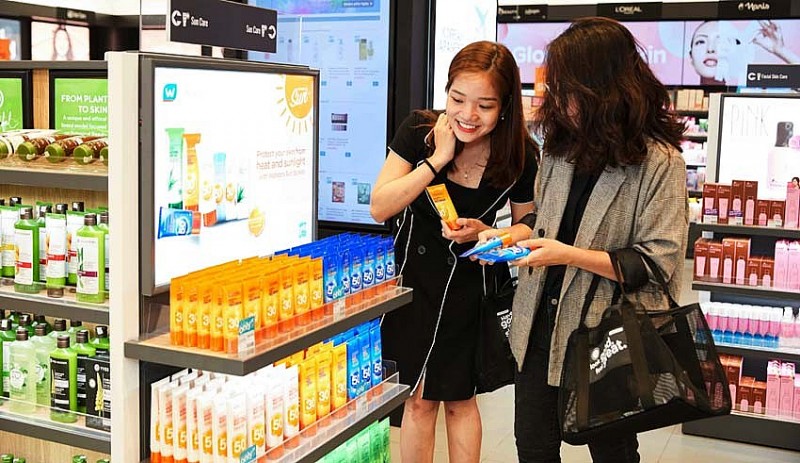 Kích cầu tiêu dùng, mỹ phẩm, quà tặng ngập tràn khuyến mại dịp 20/10