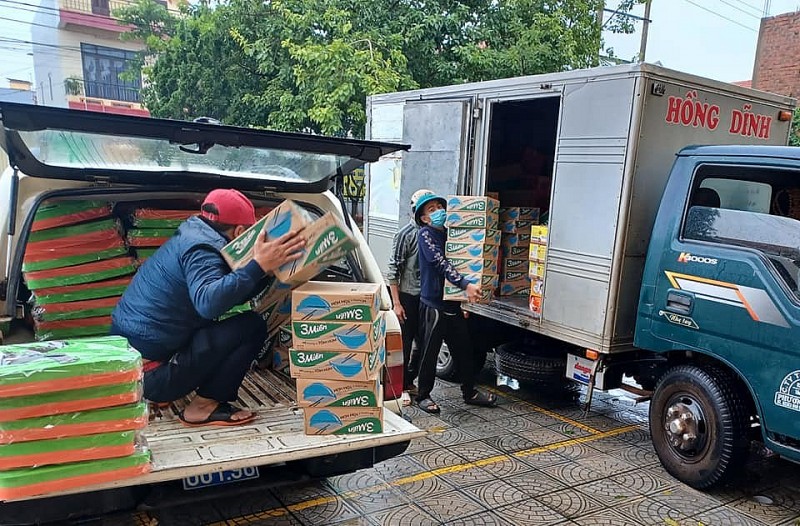 Hỗ trợ khẩn cấp 320 triệu đồng cho người dân Quảng Bình bị ảnh hưởng bởi mưa lũ