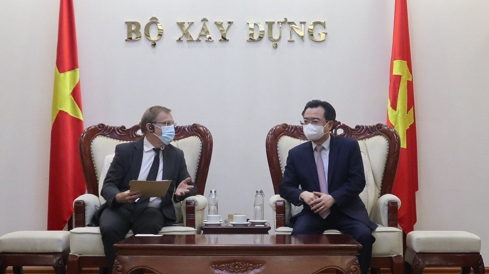 Việt Nam-Pháp đẩy mạnh hợp tác phát triển đô thị và biến đổi khí hậu