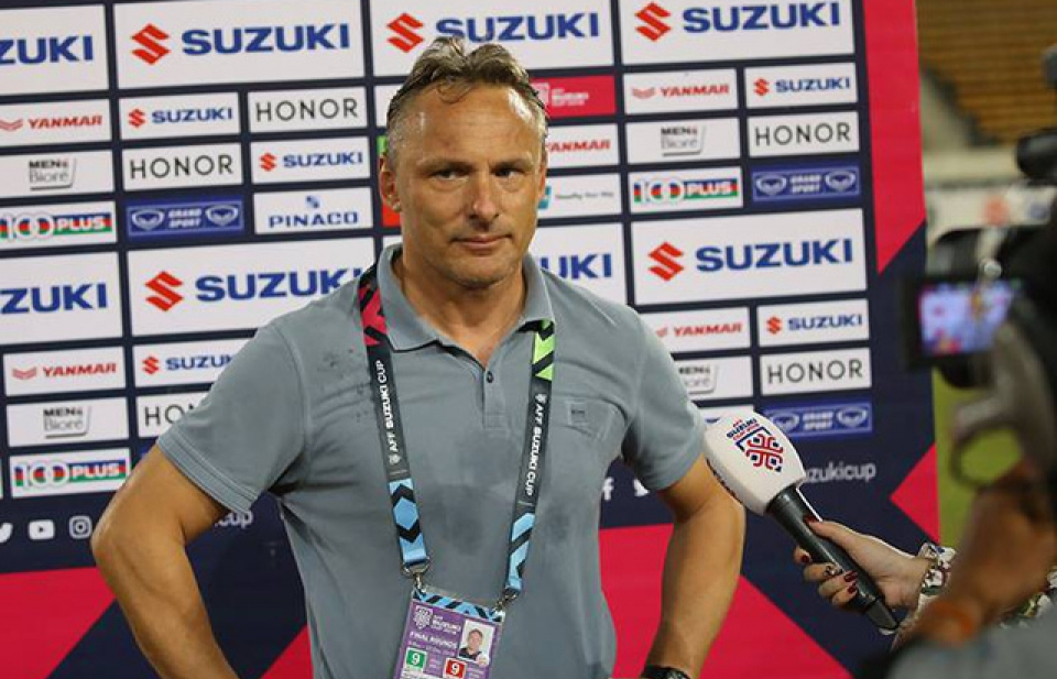 HLV Myanmar nói gì sau khi bị loại khỏi AFF Cup 2018?