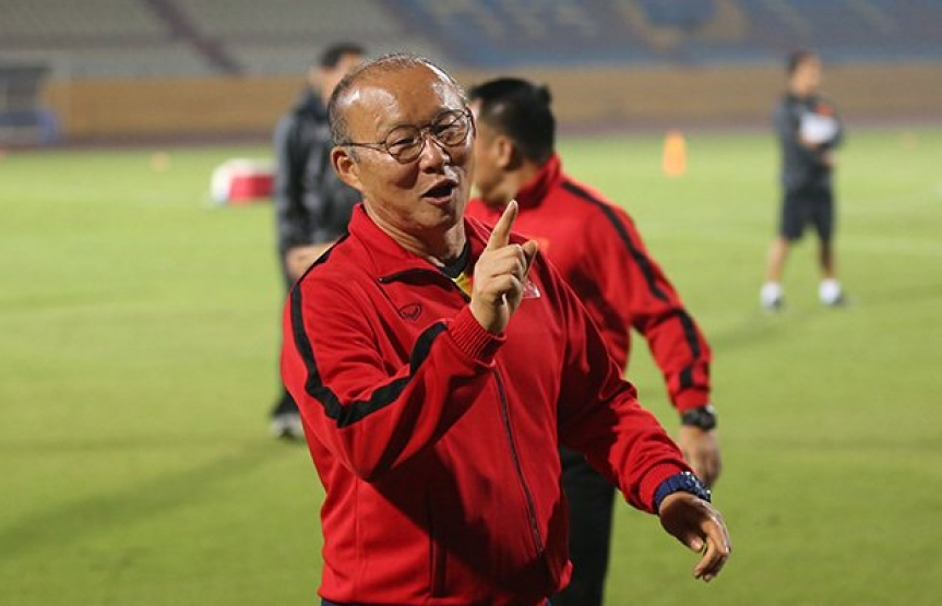 HLV Lê Thụy Hải: "Ông Park lắm chiêu, lo gì đối thủ bán kết!"