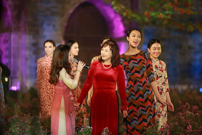 Xây dựng thương hiệu áo dài Việt Nam để tránh tình trạng bị “đánh cắp bản quyền” xay dung thuong hieu ao dai viet nam de tranh tinh trang bi danh cap ban quyen