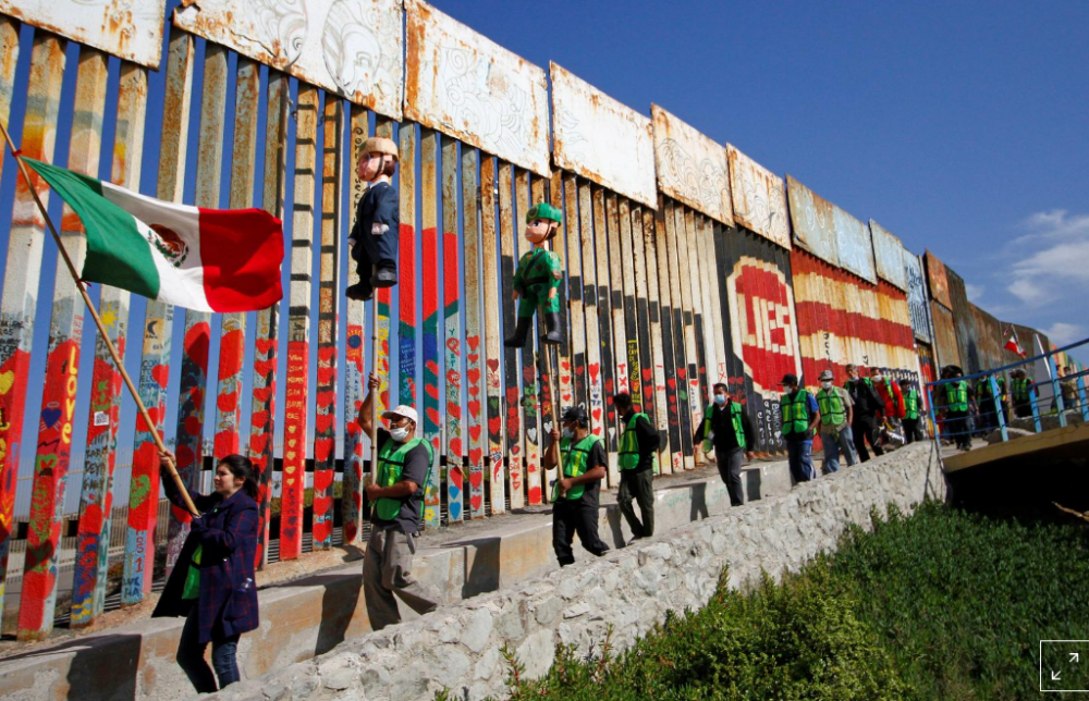 Người Mexico kêu gọi dân Mỹ không bỏ phiếu cho ông Trump