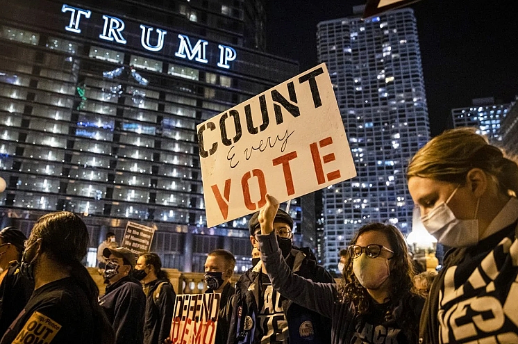 Kết quả bầu cử Mỹ 2020: Ông Trump và ông Biden cùng nhau 'lướt sóng'