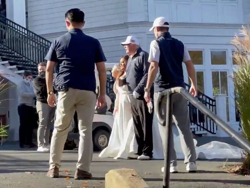 Hành động bất ngờ của ông Trump khi biết tin thất cử Hành động bất ngờ của ông Trump khi biết tin thất cử