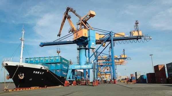 Xuất siêu ấn tượng, cán cân thương mại đảo chiều ngoạn mục