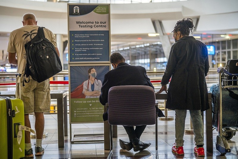 Khiếp sợ Omicron, một loạt nước cấm du khách từ châu Phi