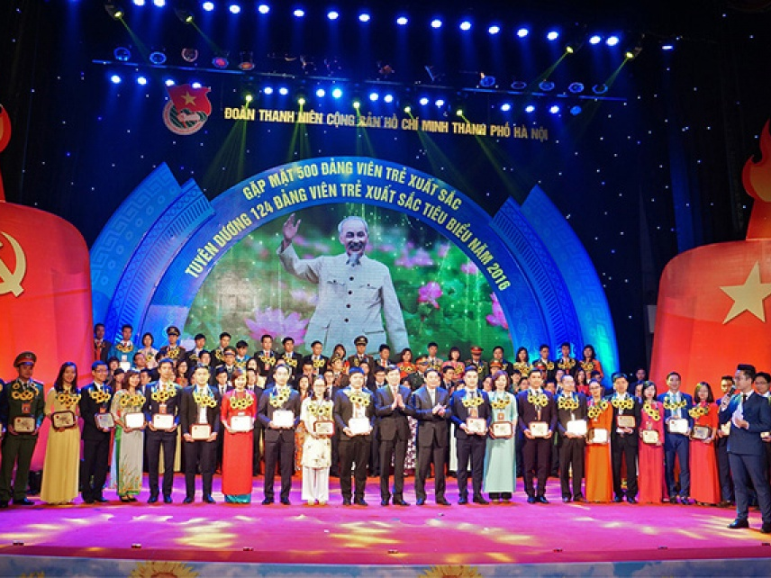 Tuyên dương 124 Đảng viên trẻ tiêu biểu năm 2016