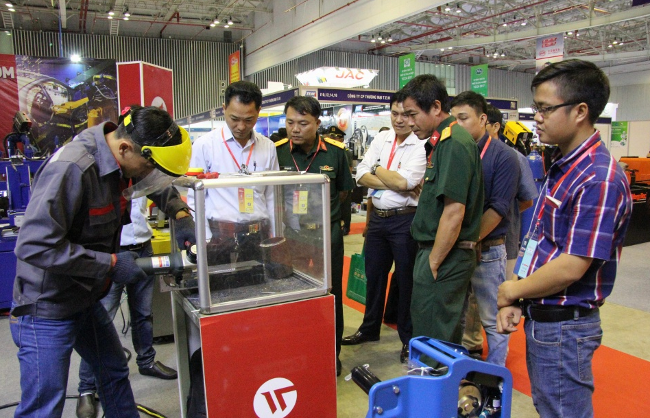 Hơn 300 đơn vị dự VINAMAC EXPO 2017