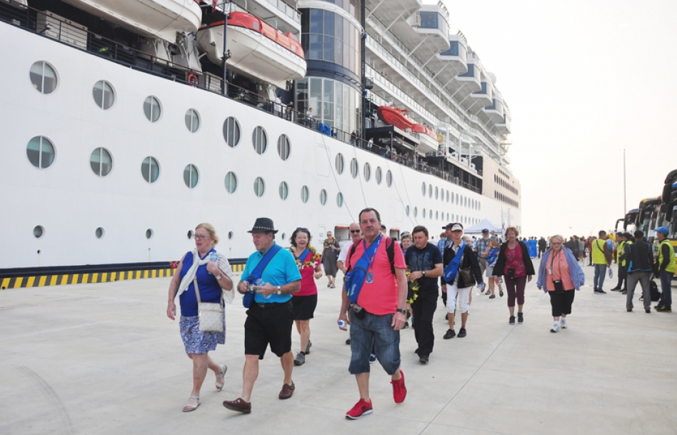 Du lịch tàu biển: Hướng đi mới của du lịch Hạ Long