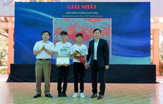 Trao giải cuộc thi vẽ tranh rừng ngập mặn năm 2019