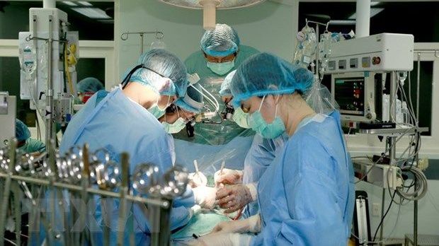 Thực hiện thành công ca ghép tim xuyên Việt đặc biệt
