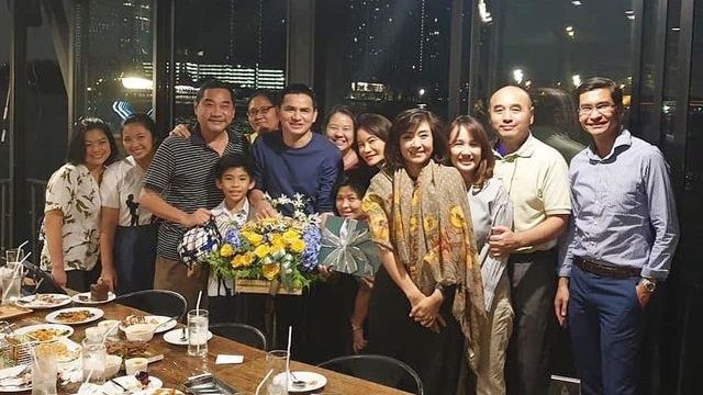 'Zico Thái' Kiatisuk chia tay bạn bè trước khi sang Việt Nam làm HLV HA Gia Lai