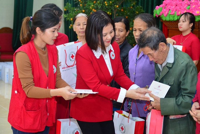 Phát động Phong trào 'Tết vì người nghèo và nạn nhân chất độc da cam' Phát động Phong trào 'Tết vì người nghèo và nạn nhân chất độc da cam'