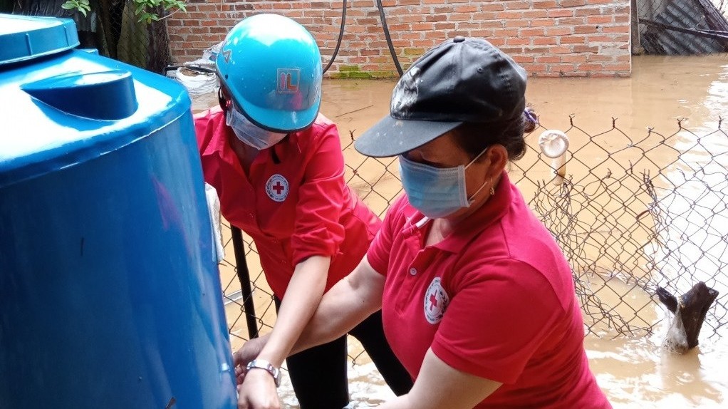 Cứu trợ khẩn cấp cho người dân Bình Định, Phú Yên bị ảnh hưởng bởi mưa lũ