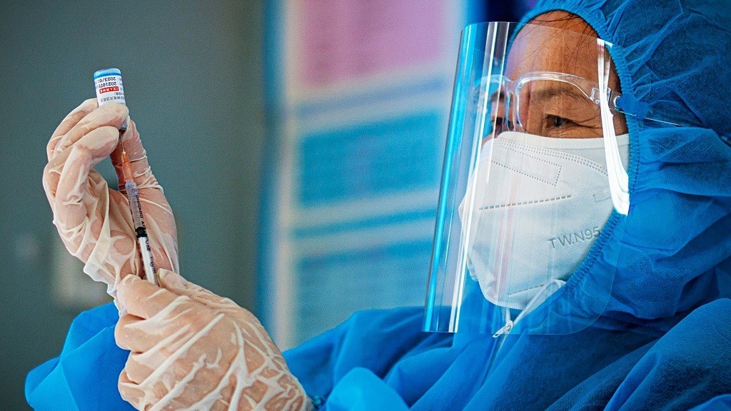 Covid-19 tối 3/12: Thêm 13.670 ca mắc mới; Hà Nội cao kỷ lục với 791 ca mắc; 4 tỉnh nào bao phủ thấp nhất mũi 1 dưới 80%?