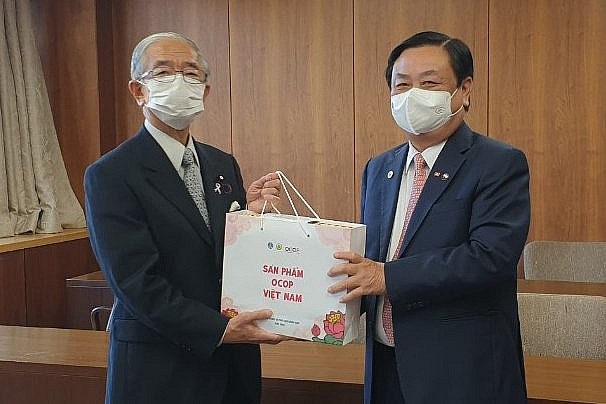 Mong mỗi Đại sứ, tham tán, cán bộ ngoại giao là những Trạng Bùng Phùng Khắc Khoan