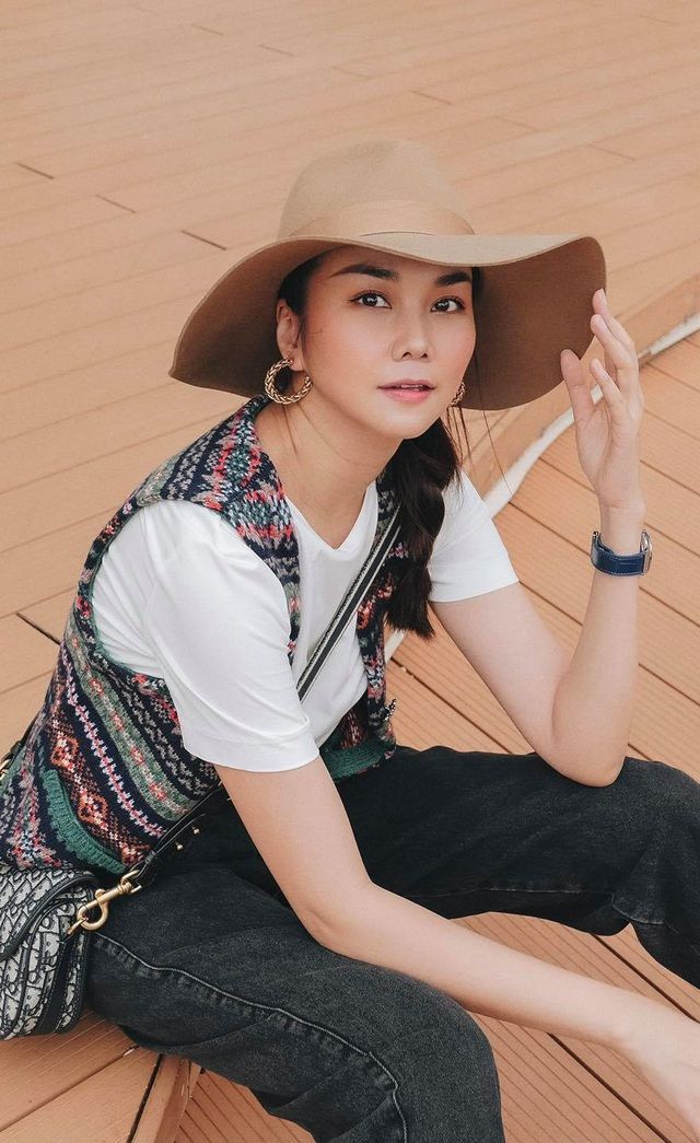 Sao Việt làm gì trong ngày đầu năm 2021?