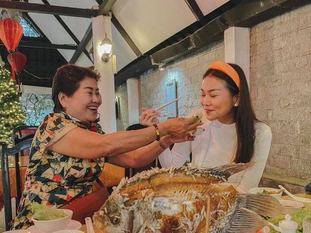 Sao Việt làm gì trong ngày đầu năm 2021?