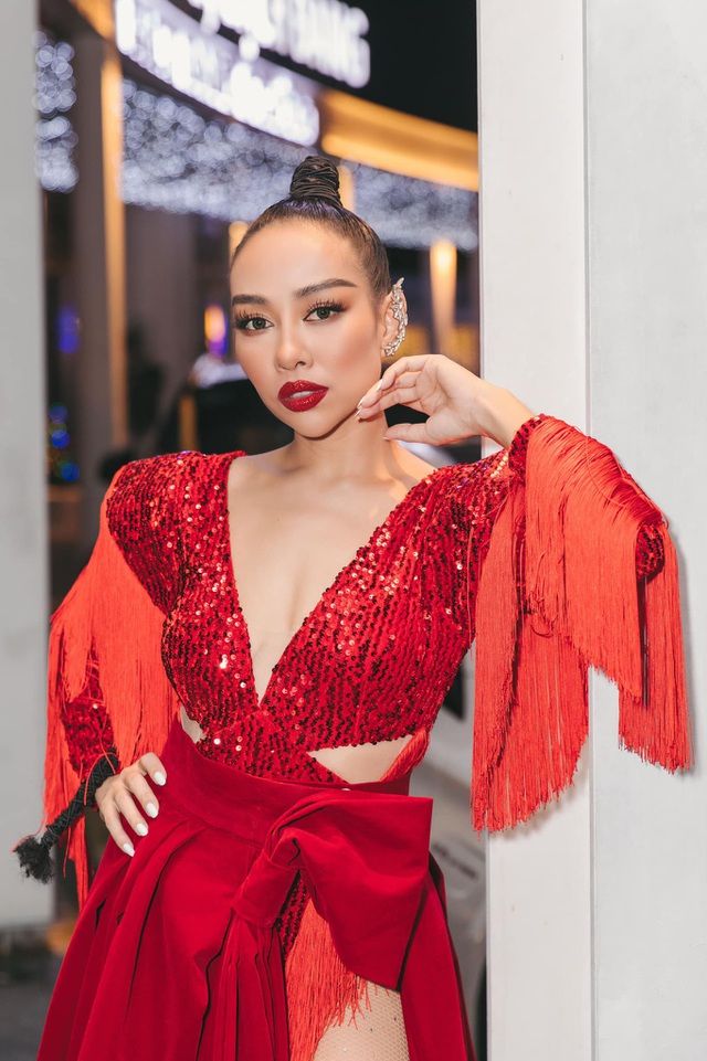 Sao Việt làm gì trong ngày đầu năm 2021?