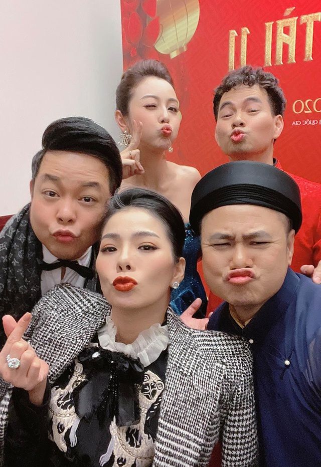 Sao Việt làm gì trong ngày đầu năm 2021?